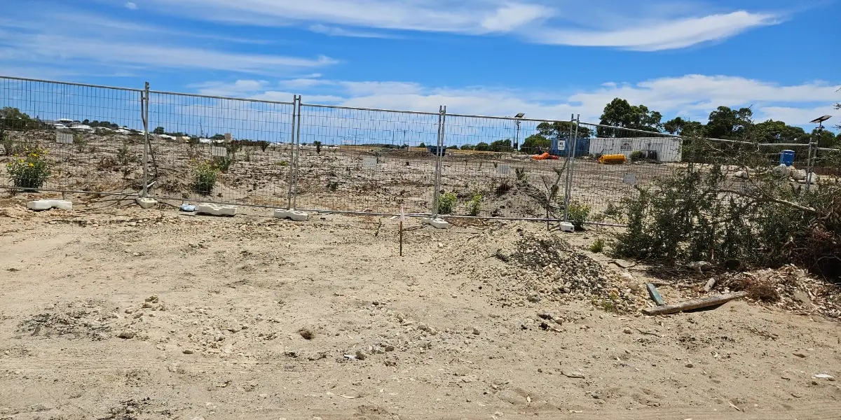 Addressing the Dust Problem at Melros Beach